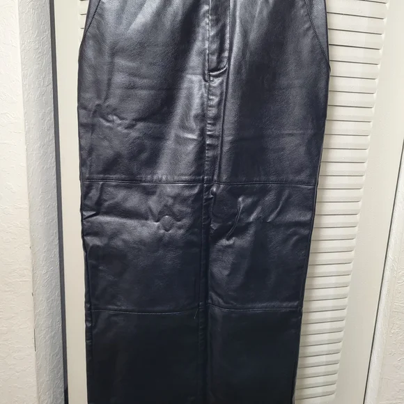 Forever 21 Black Faux Leather Skirt XS - Picture 1 of 3